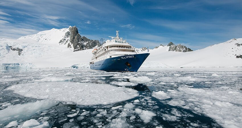 ship-in-ice