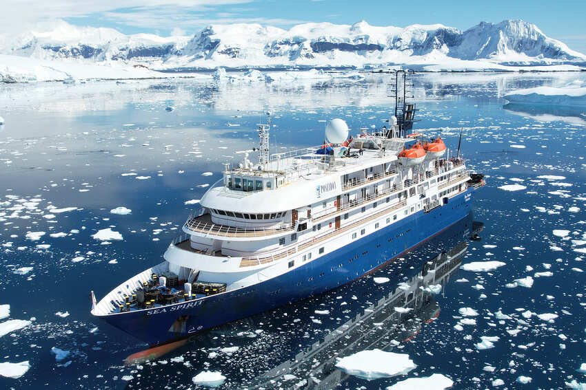 Schiff-Expeditionsschiff-Kreuzfahrtschiff