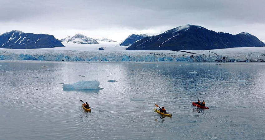 kayaking-in-svalbard-0