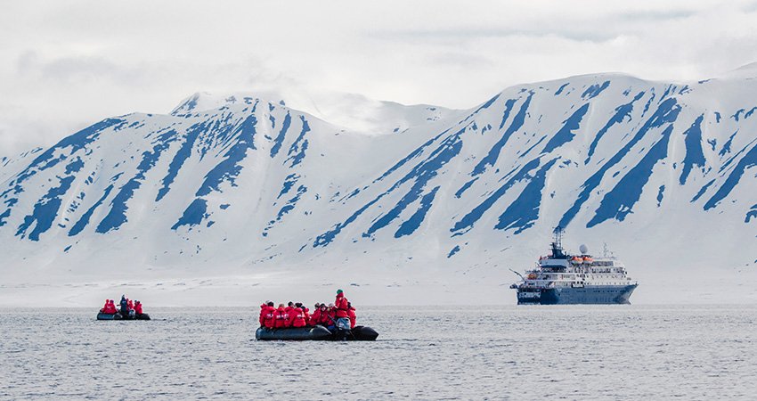 expedition-ships-cruising-alone