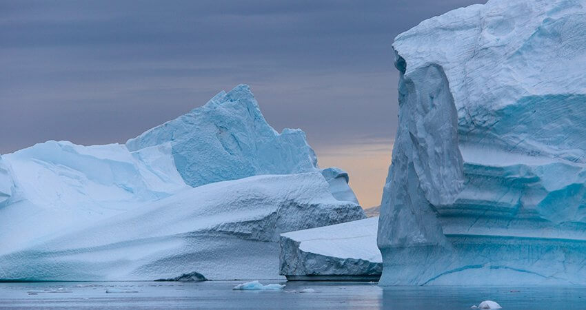 iceberg-in-polar-cruise