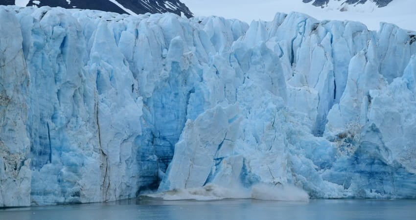 kayaking-in-svalbard-2