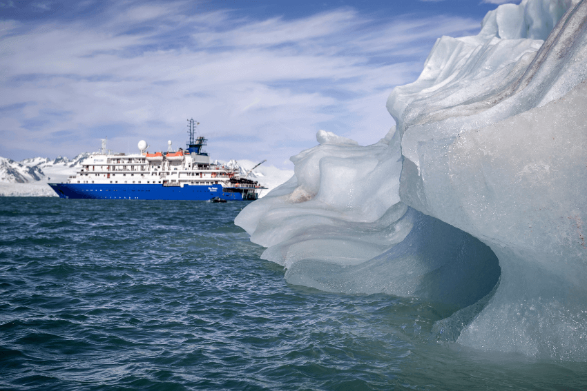 Spitzbergen-Regeln-2-Kreuzfahrtschiff-Polarregion-Arktis